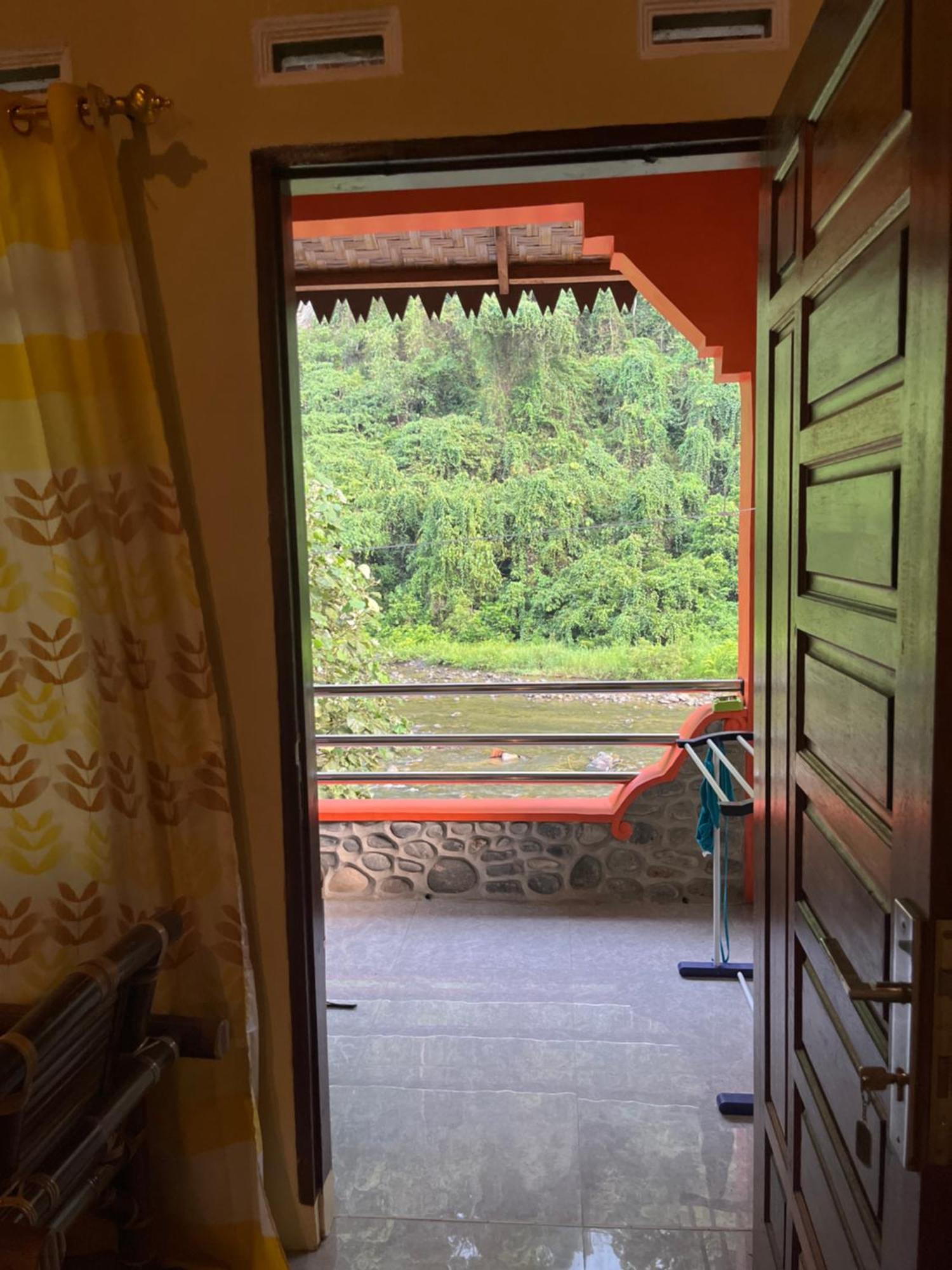 Ridho'S Homestay & Jungle Trekking Bukit Lawang Esterno foto